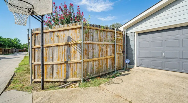 Texas Home w/ Yard: 2 Mi to Prairie Creek Park, Book Hotel Richardson Dallas - Fort Worth Metropolitan Area