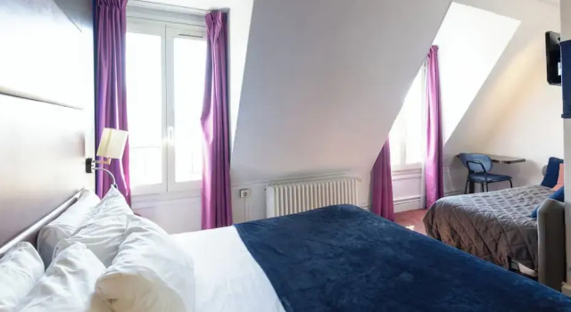 Четырёхместный семейный номер Standard Accueil Hôtel Paris Pigalle Montmartre - Hôtel rénové