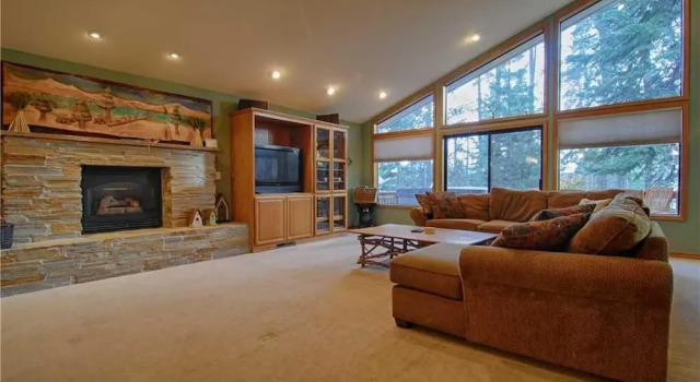 Walk to Lake! Large Home With Private Hot Tub, Yard Games and Lake Views! -sandy Shores Villa #182
