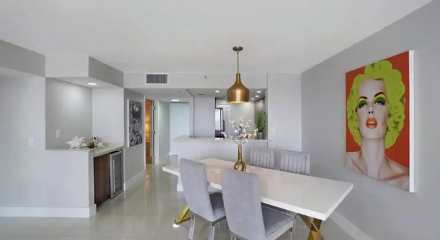 Bay Overlooking Condo With Balcony