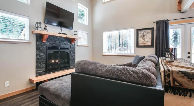Compass Cabin Holiday home 2 NW Comfy Cabins, Book Feriehus Coles Corner Stevens Pass