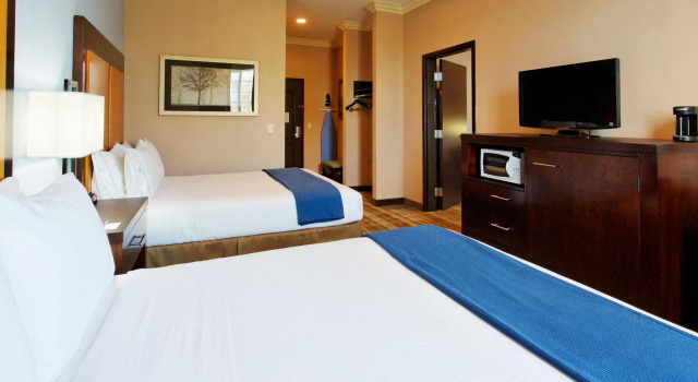 Четырёхместный номер Standard Holiday Inn Express Benicia by IHG