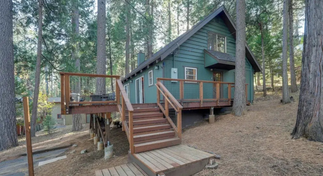 Коттедж 3 Mi to Calaveras Big Trees: Group-ready Mtn Cabin