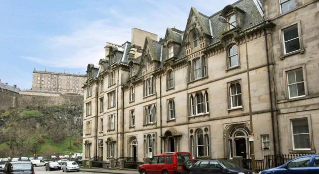 297 - Charming, spacious 2 bedroom apartment in the center of Edinburgh's Old Town, Забронировать Апартаменты/квартира Апартаменты Эдинбурга, рядом с St George's West Church, Апартаменты/квартира