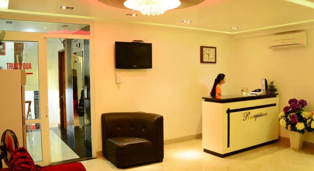 Galaxy Guesthouse, Забронировать Отель Хюэ Тхыатхьен-Хюэ, рядом с An Dinh Palace