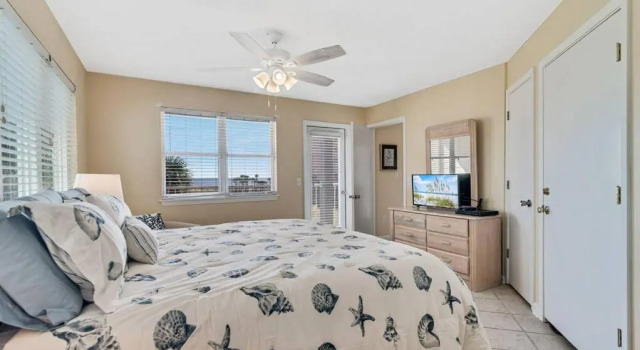 Summer Breeze #25 - Modest Beachfront with views of the Pass! Great Location!, Prenota Hotel Hotel a Alabama con piscina, Piscina