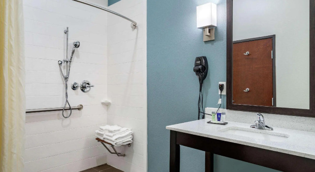 Двухместный номер Standard Sleep Inn & Suites Houston Westchase - Little Saigon