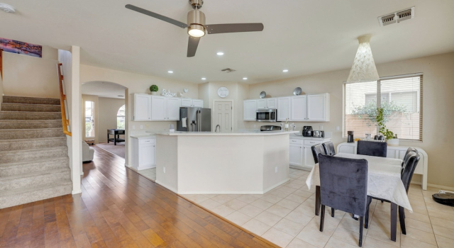 Pool & Great Location! Smart Home in Chandler, Забронировать Дом для отпуска Чандлер 