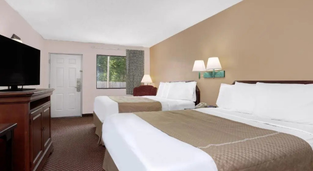 Номер Deluxe Days Inn by Wyndham Macon I-475