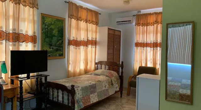 Carolyn's View Guest House