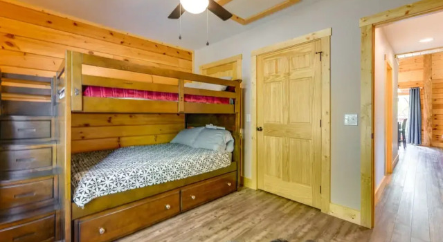 Maggie Valley Cabin 4 Mi to Cataloochee Ski Area!