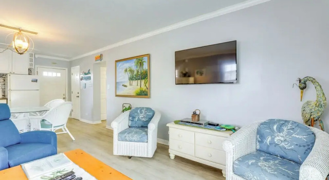 Beach & Pool Access: Gulf Coast Villa w/ Balcony, Rezerwuj Willa Hotele w Longboat Key z parkingiem, Parking