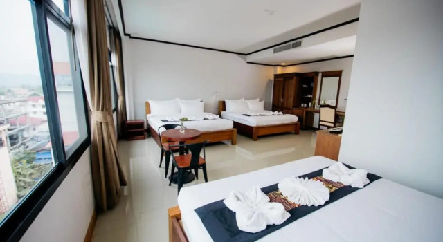 Семейный номер Deluxe Sisombat Plaza Hotel