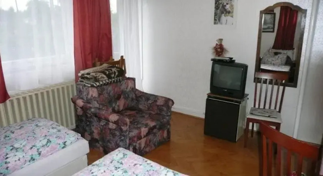 Eger Gold Vendeghaz Guesthouse, Buchen Sie Pension Eger 