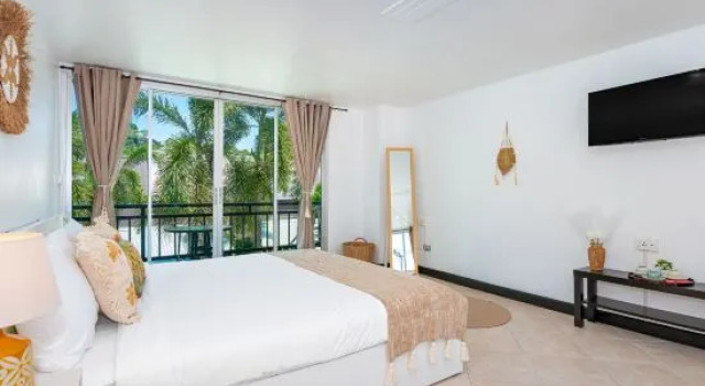 Семейный номер Standard с балконом Kata Station Boutique Hotel, Kata Beach