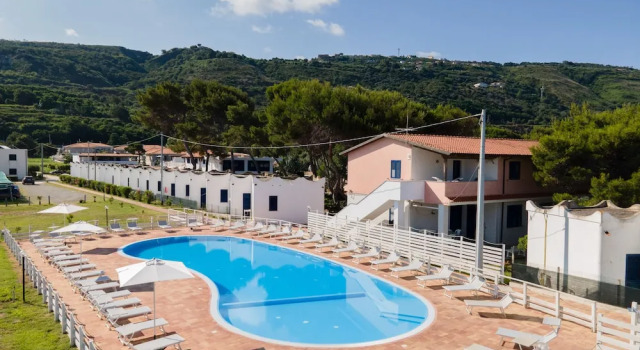 Villaggio Residence Emmesse Appartamento Standard, Varaa Huoneisto Zambrone Calabria
