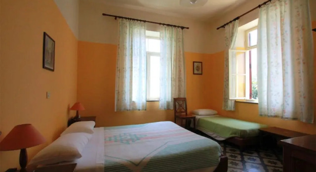 Трёхместный номер Standard с балконом Hotel Anastasia
