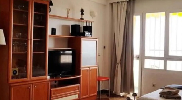 Refined Holiday Home in Torremolino With Swimming Pool, Забронировать Отель Отели Торремолинос с парковкой, рядом с Культурный центр им. Пабло Руиса Пикассо, Парковка