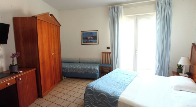 Номер Comfort с балконом и с видом на море Hotel Sirenetta