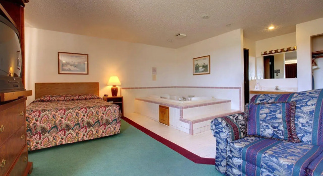 Americas Best Value Inn and Suites Cassville/Roaring River, Boek Hotel Hotels in Missouri met zwembad, Zwembad
