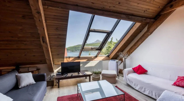 Duplex au Bord du Lac, Book Lejlighed Hoteller i Rhône-Alps med parkering, Parkering