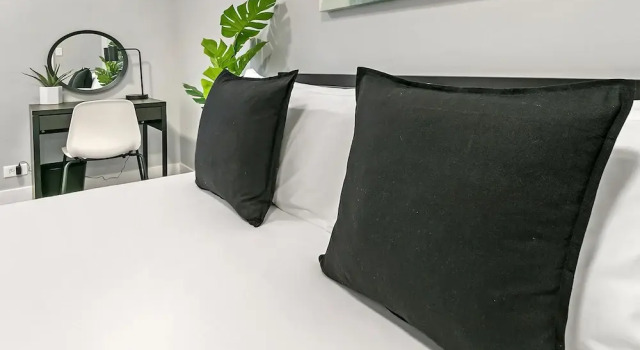 1BR Magnificent Apt in Belmont Chicago, Забронировать Отель Отели Иллинойс 3 звезды, 3*