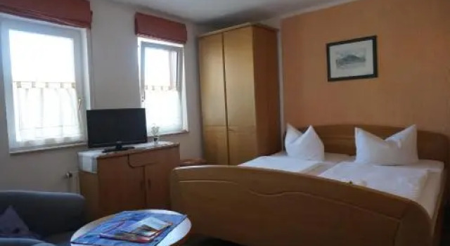 Pension Goldener Anker, Book Guesthouse  