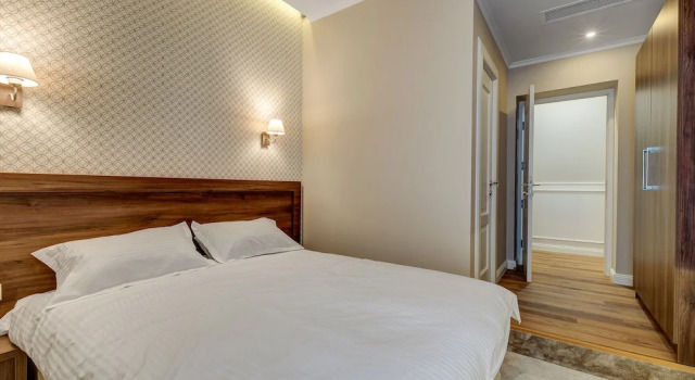 Upstairs Boutique, Prenota Boutique Settore 5 Bucarest
