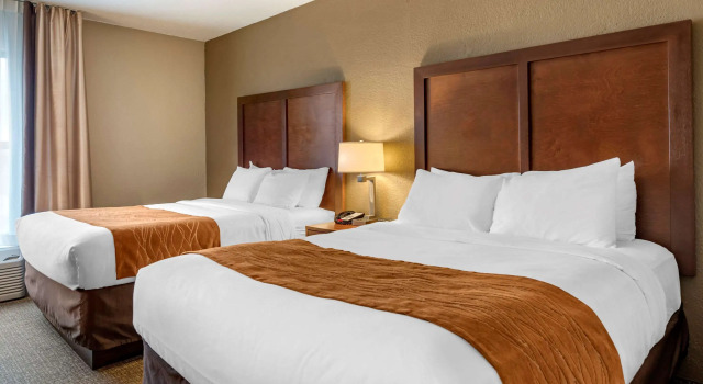 Четырёхместный номер Standard Comfort Inn Madison near Clifty Falls