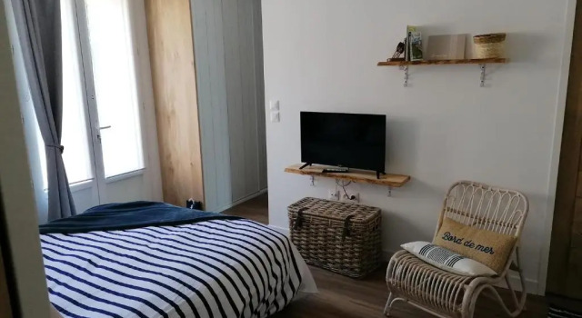 Chambre Studio Les Deux Vagues, Varaa Bed and Breakfast  