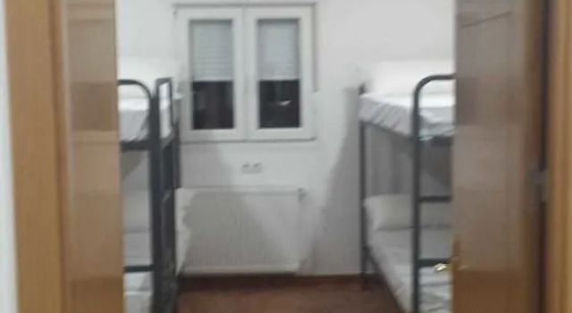 Albergue Ortiz, Book Hotel Portomarin 