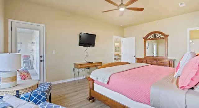 New Lakefront Sanctuary Duo - Island Living!, Забронировать Отель Отели Table Rock Lake 3 звезды, 3*