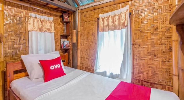 OYO 2196 Edriyan Bungalow, Book Hotel Hoteller i Tetebatu med pool, Swimmingpool
