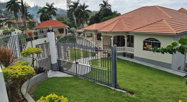 Апартаменты Lovely 1-bed in Montego Bay-rose View Apartment