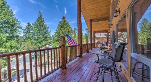 Коттедж Quiet Ruidoso Cabin w/ Deck & Private Hot Tub