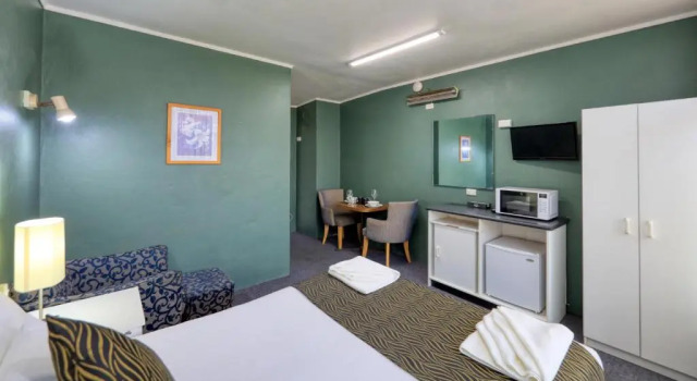 Номер Deluxe Silver Oaks Motel