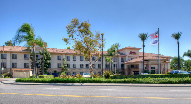 Hampton Inn & Suites Ontario