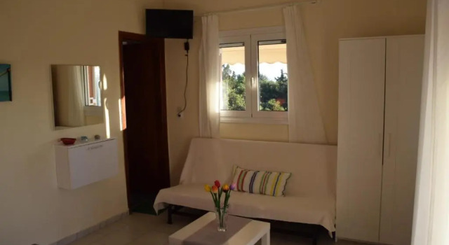 Трёхместный номер Standard с балконом Giota Rooms