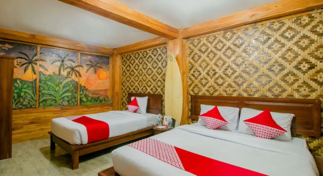 Люкс RedDoorz near Pantai Karang Hawu Pelabuhan Ratu
