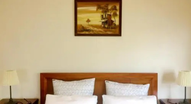 Convenient, Bright and Affordable 2 Bedroom Unit