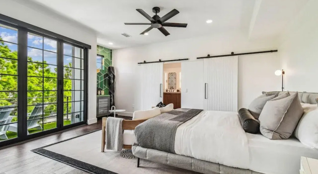 NEW The Strata Barn - Luxury Hyde Park Townhome, Rezerwuj Hotel Hotele w Tampa z parkingiem, Parking