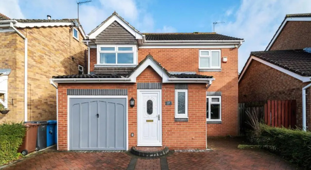 Large Contractor and Family House & Free Parking & Big Garden