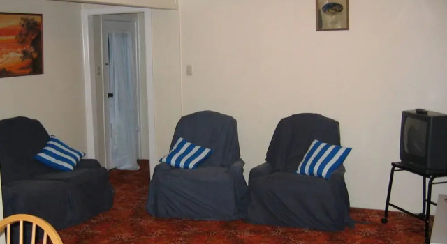 Коттедж с 3 комнатами Glow Worm Motel