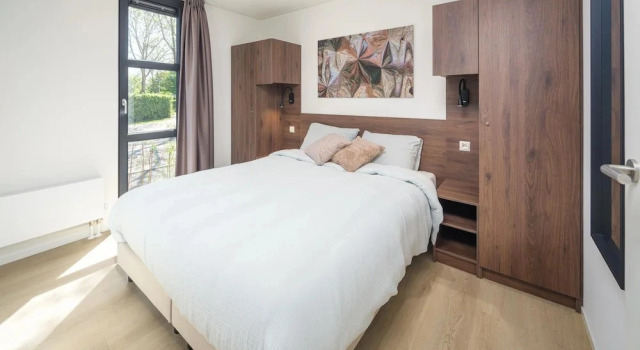 Waterfront Villa With Private Rooftop, Prenota Villa Ville a Frisia, Villa
