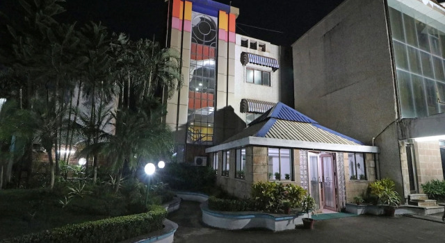 OYO 22269 Hotel Landmark Plaza, Prenota Hotel Haldia West Bengal