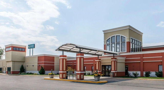 Люкс Quality Inn & Suites Mattoon South