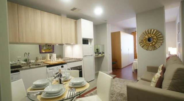 Апартаменты c 1 комнатой с балконом Apartamento al lado de Gran Via - Pink