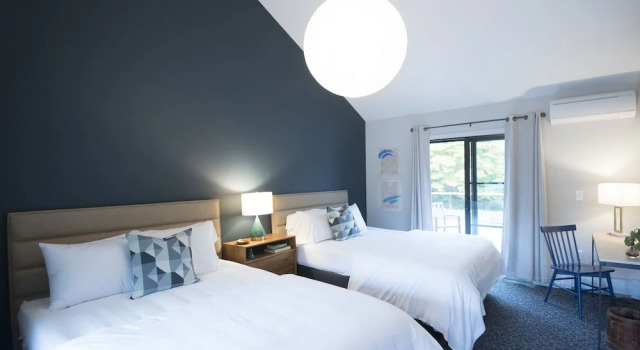 Четырёхместный номер Deluxe с видом на горы Rest - a Modern Motel