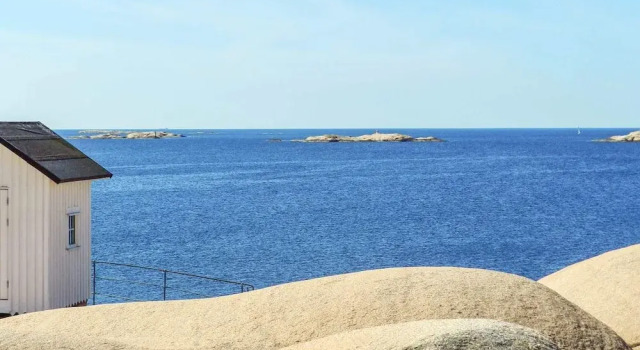Коттедж Family-friendly Apartment by the Sea