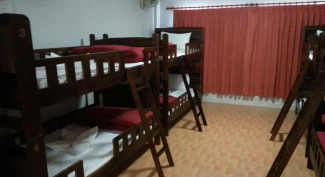 Кровать в общем номере Green Mango Guesthouse - Hostel